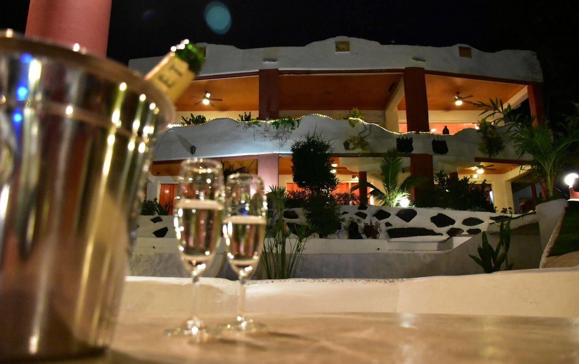 Mirabel Club Resort Jomtien Exterior foto